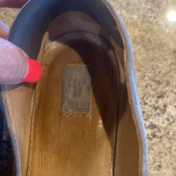 Frye pointed toe flats. 7.5 - Picture 4 of 4